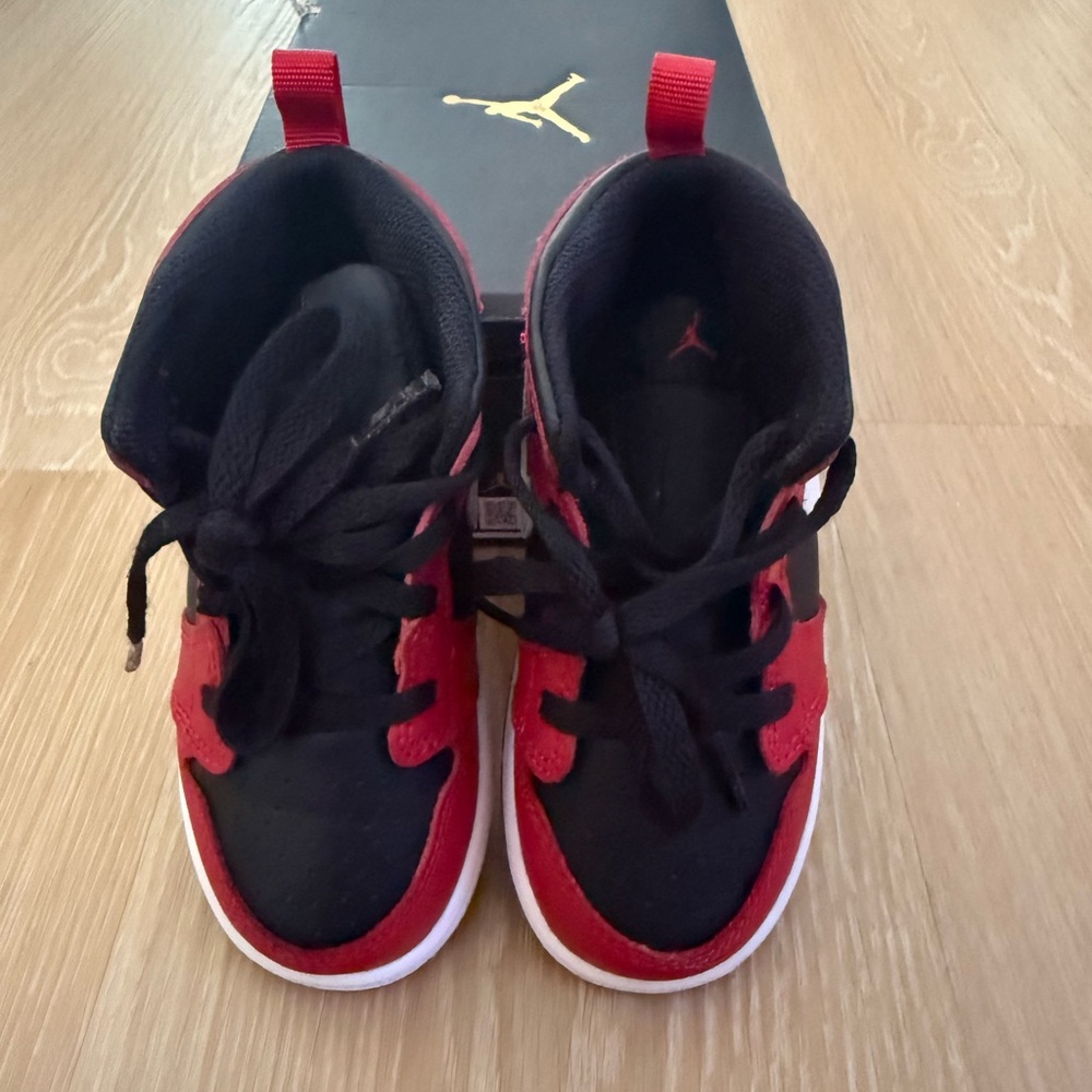 Jordan 1 MID Toddler Sneakers